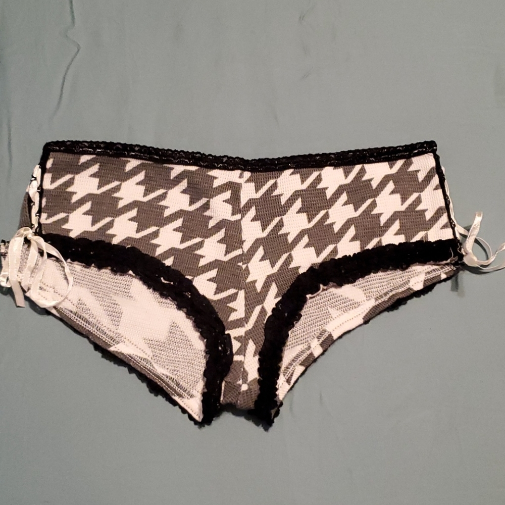 NWOT Hurley Houndstooth Thermal Surf Boyshorts